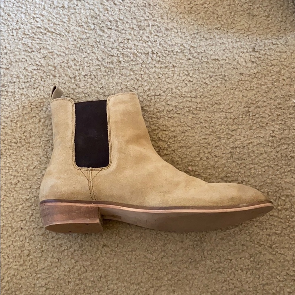 Urban Outfitters Chelsea Boots